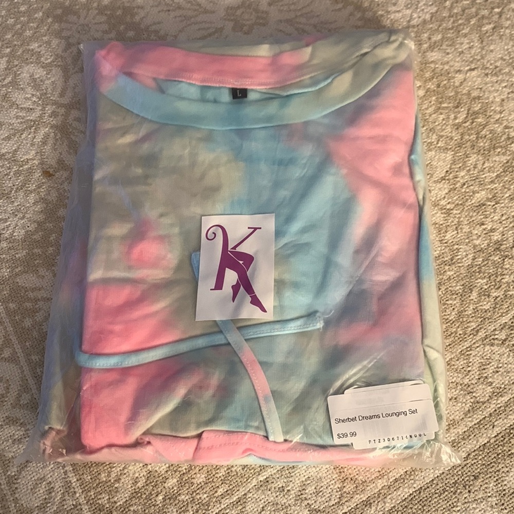 Buskin’s “Sherbet Dreams” Lounging Set